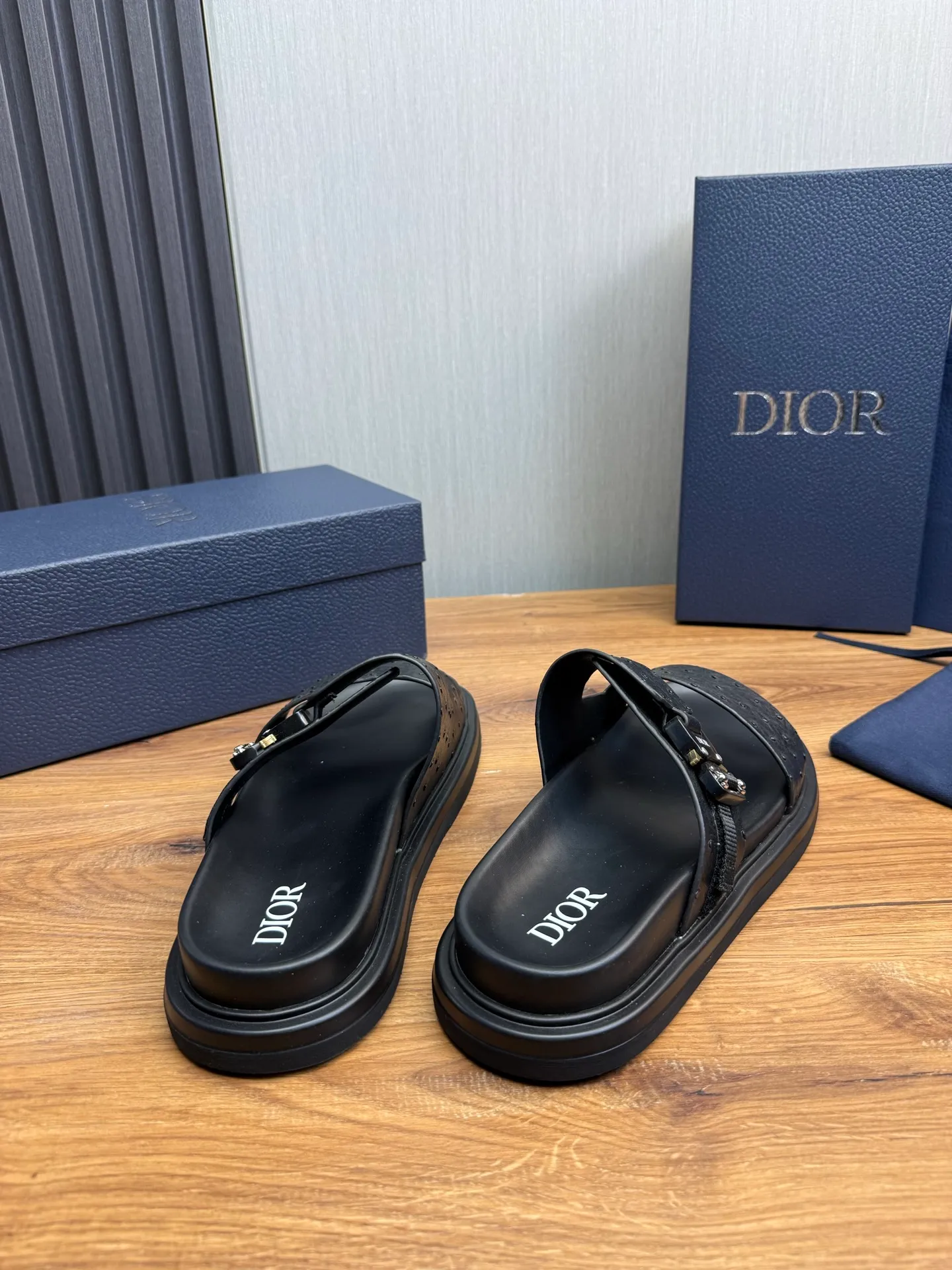 Men's shoes 300💰 Dior. Men's slippers🩴 Official website 1:1 production 38-45 size 45 46 🉑️Customized original material shipped✅